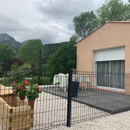 Le Long Du Verdon 招待所 3*